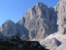 La chiesetta del rifugio verso il canalone Neri